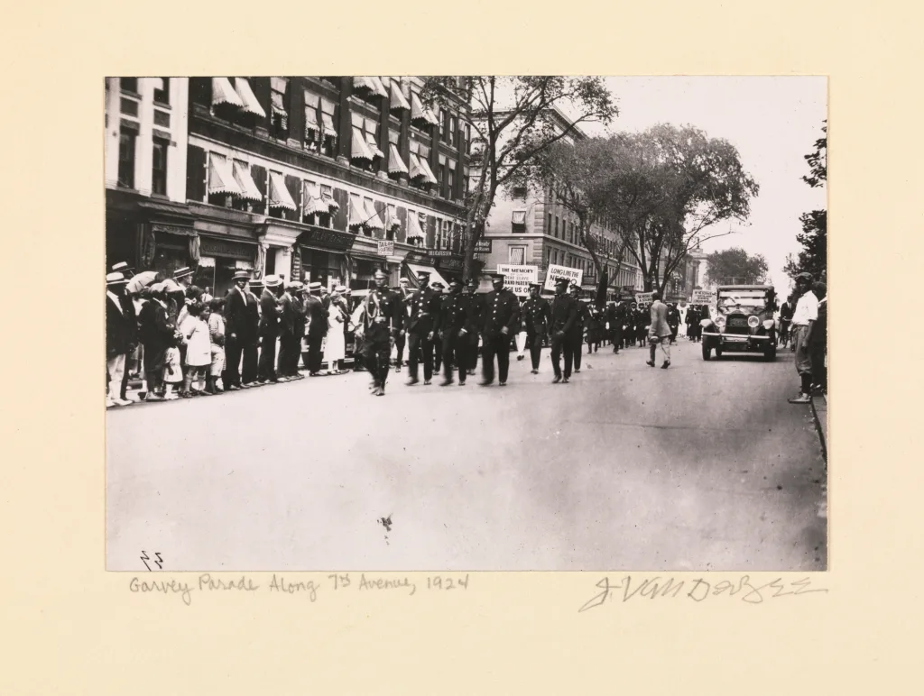 James Van Der Zee, Garvey Parade Along 7th Avenue (1924)
Photo: Tim Nighswander/Imaging4Art